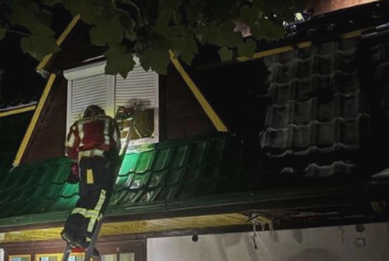 sapte persoane au fost evacuate dintr o pensiune care a luat foc in statiunea sovata 68ad68ba4b546