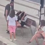 scene de groaza in resita doua minore au fost batute de un barbat intr o statie de tramvai video 68a18202999d4