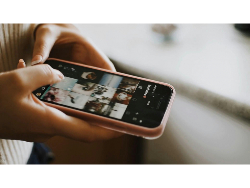 scrollingul compulsiv noua maladie care afecteaza iesenii dependenta tacuta care distruge vieti cariere si relatii 6892faf59c888