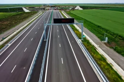 senatorul pnl lucian rusu critica afirmatiile alarmiste ale liderului psd iasi privind constructia a7 si a8 induc un sentiment de nesiguranta in randul constructorilor de autostrazi 689a0bdbadc65