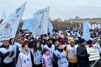 sindicalistii din educatie anunta ca strang semnaturi pentru abrogarea unor masuri din legea austeritatii 6895a1235e422