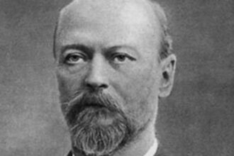 singura statuie a lui petru poni salvata in ultimul moment dupa decenii de nepasare 68a5ce6ae721b