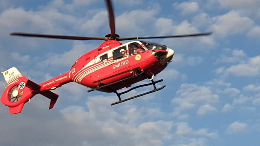 sofer de autobuz din botosani transportat de urgenta la iasi cu elicopterul smurd acesta efectua o cursa cand i s a facut rau la volan 6891a13165c94