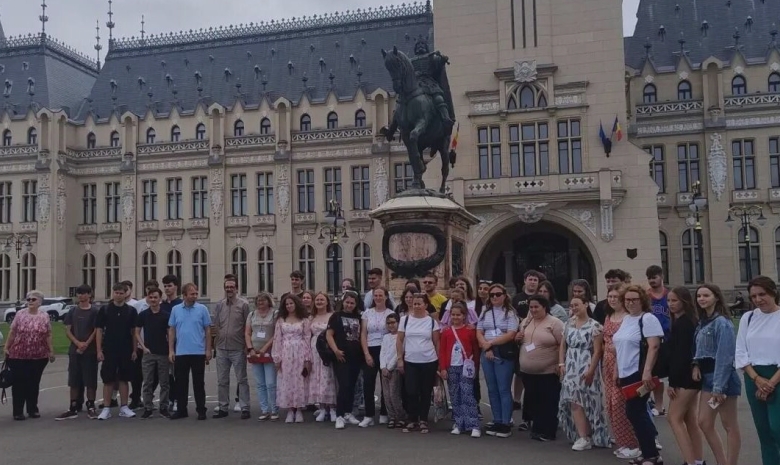 sprijin pentru cei defavorizati peste 300 de liceeni si studenti implicati intr un proiect educational al tuiasi 68a666cb07f80