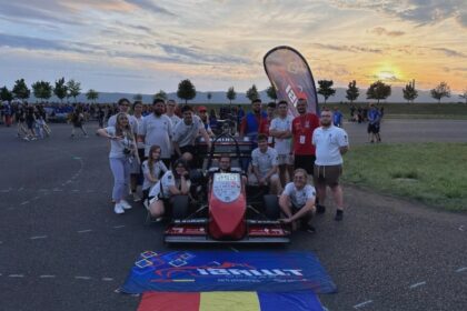 studentii de la tuiasi si automobilele mesterite de ei prezenti la doua competitii internationale formula student 68acb48120b6e