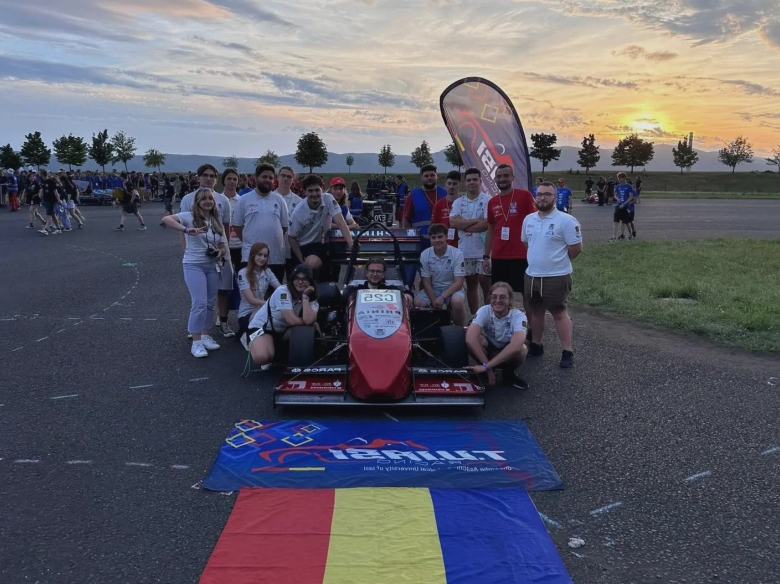 studentii de la tuiasi si automobilele mesterite de ei prezenti la doua competitii internationale formula student 68acb48120b6e