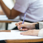 subiecte bac sesiunea de toamna 2025 elevii sustin astazi proba scrisa la limba si literatura romana 689980694f5f3