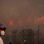 sute de persoane au fost evacuate in nord vestul turciei din cauza incendiilor de vegetatie si peste 700 de pompieri lupta cu flacarile 689a22b86a298