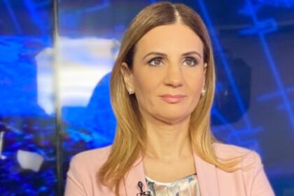 suveranistii o acuza pe anca alexandrescu de tradare dupa ce l a plans in direct pe iliescu s a dus antisistemul din dvs video 6895c46da7da7