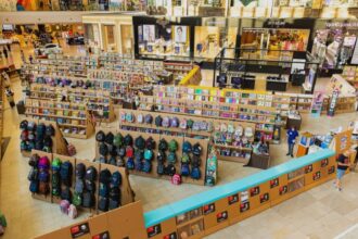 targul excelsior de la palas ii intampina pe elevi cu tot ce au nevoie pentru noul an scolar rechizite produse de papetarie manuale dar si alte surprize 68ac15789232a