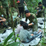 tatal copiilor care au supravietuit peste o luna singuri in jungla columbiana dupa un accident de avion condamnat pentru abuz sexual 688f07b1c6338
