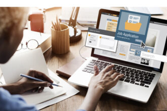 tinerii din iasi dau peste cap piata muncii joburi fara cv direct din comunitati online 689c518d4aed0