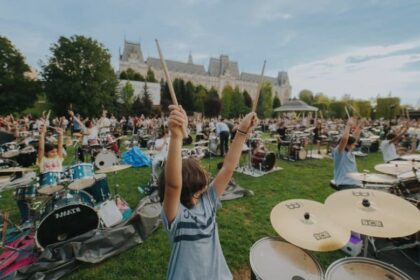 tobosariada da sunetul mai tare in gradina palas saptamana muzicala continua cu un concert coral oferit de filarmonica moldova iasi 68ac73534177c