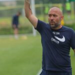 tony isi ameninta jucatorii si spune am rupt vestiarul in doua la pauza am spart tabela 68b2e59fa9bd5