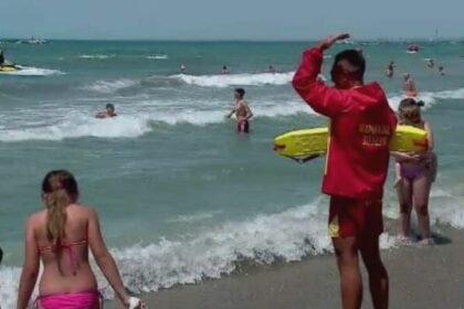 tragedie la mare salvator de 35 de ani inecat dupa ce a scos doi copii din valuri 68a0a70b21b30