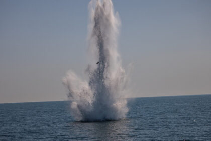 trei inotatori au fost ucisi in apele marii negre la odesa in explozii provocate aparent de mine marine 6898cf442cc07