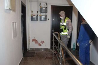 un barbat de 51 de ani si a injunghiat mortal partenera in locuinta lor din constanta nu au existat sesizari afirma politia 68a502b4b539c