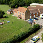 un barbat de 76 de ani a fost arestat pentru otravirea unor copii intr o tabara de vara din marea britanie 688c59b016824