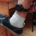 un barbat din judetul maramures a fost retinut de catre politisti dupa ce si a distrus bratara electronica 6899b516895c8