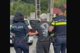 un barbat dintr o comuna timiseana care alerga cu cutitul dupa sotia sa imobilizat de sefa de post video 68ac8f0832d3b 1