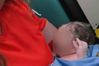 un bebelus s a nascut in ambulanta in drum spre un spital din capitala primele plansete au adus emotie in autospeciala 68ac25f11ad0b