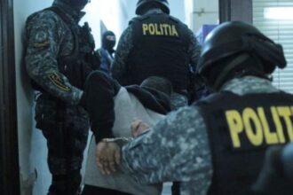 un kilogram de cocaina adus in romania de un portughez de 60 de ani acesta voia sa o vanda in iasi vaslui si neamt 689b4c8b993c5