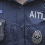 un politist chemat sa intervina la un conflict a fost lovit in cap de unul dintre scandalagii victima a fost transportata la spital 68ac35bad15d5