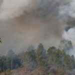 un pompier a murit dupa ce o cisterna cu apa s a rasturnat numarul deceselor in incendiile care devasteaza spania a ajuns la patru 68a2e869ab651