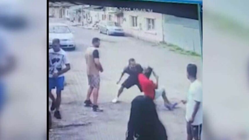 un recidivist arestat preventiv dupa ce a batut cu bestialitate un barbat pe strada sub ochii trecatorilor video 6896430113623