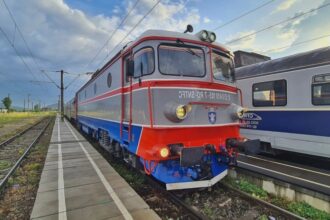 un tanar a murit dupa ce a cazut din trenul iasi timisoara cadavrul a fost gasit dupa doua zile de un ceferist 68a4a35748dd7