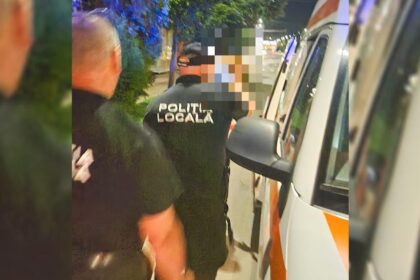 un tanar a vrut sa isi surprinda iubita dar a ajuns gol pusca in mijlocul strazii oamenii si au pus mainile la ochi si a lasat boxerii in lift 688fee04baa36