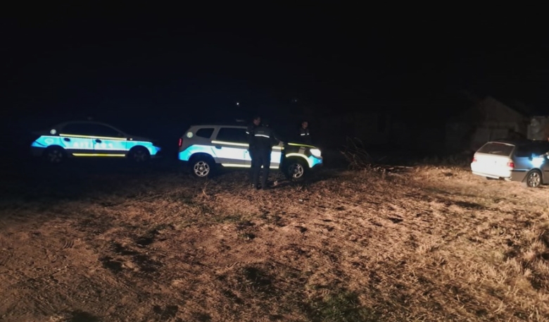 un tanar de 22 de ani din teleorman prins dupa o urmarire cu focuri de arma nu avea permis si a lovit o masina de politie video 689f5a577e8ac