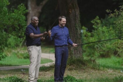 vicepresedintele sua j d vance si seful diplomatiei britanice la pescuit fara permis situatia hilara pentru cei doi inalti oficiali 68a9c5792dc6b