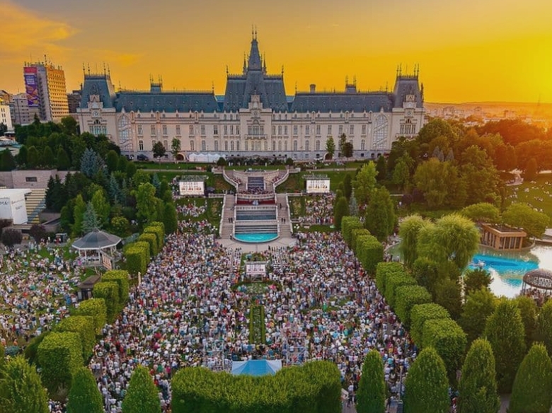 video 25 ani de evenimente memorabile in reteaua iulius mall si proiectele de regenerare urbana palas iasi si iulius town timisoara 68adccc93adf3
