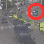 video accident rutier surprins de camere in nicolina un pieton a fost la un pas sa fie lovit de un autoturism pe trecerea de pietoni 6892042c93982