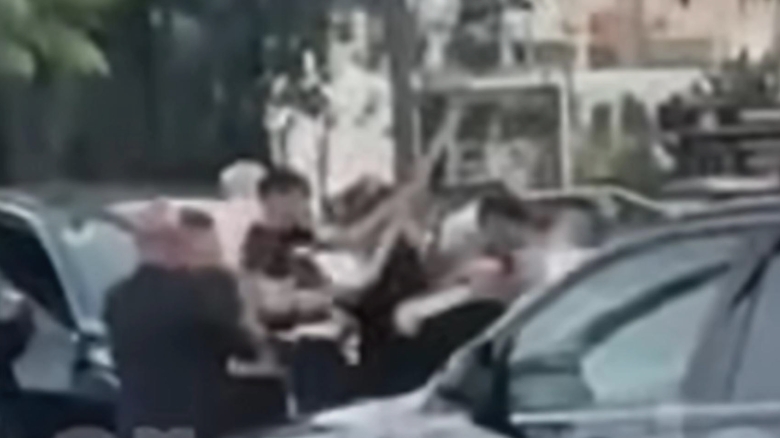 video bataie ca n vestul salbatic in mijlocul brailei interlopii si au impartit la liber bate si topoare 68a591ecf1bf9