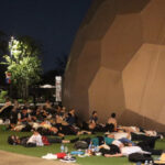 video mii de vizitatori au ramas blocati peste noapte la expozitia mondiala de la osaka cateva zeci au fost spitalizati 689eef23d1a8d