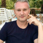 video milionar condamnat pentru ca ar fi vrut sa si ucida sotia eliberat din inchisoare dupa 3 zile el a fost aparat de ministrul justitiei 689b12171e7b9