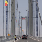 video noi probleme la golden gate de romania in asfaltul podului de la braila au aparut gauri prin care iese apa ce spune cnair 6890d38ea7970