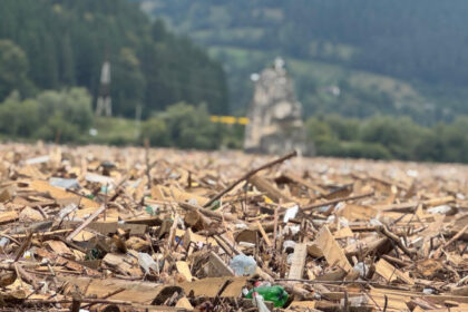 video pericol al unei bombe cu ceas la barajul izvorul muntelui bicaz anuntul ministrului mediului 688df4c1de39a