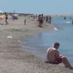 video pericolul din mare in plin sezon estival gropi adanci la doar cativa metri de mal ce spun autoritatile 68a3fa123adba