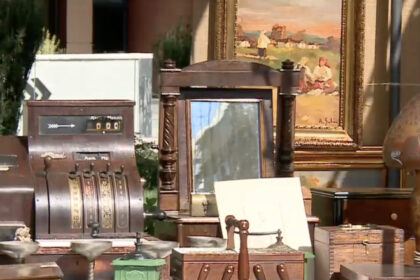 video saga unei opere de arta furate dintr o expozitie din capitala vanduta pe 50 de euro intr un targ a ajuns in cele din urma la autoare 688dcbf2ef859