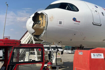 video un avion iberia spre paris s a intors de urgenta la madrid dupa ce a lovit un vultur in zbor 6891e5f412a14