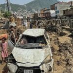 videofoto inundatii devastatoare in pakistan cel putin 321 de persoane au murit in ultimele 48 de ore a fost declarata stare de dezastru 68a0684f62a92