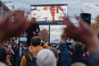 zeci de scandalagii retinuti la chisinau protestau dupa ce fugarul ilan sor le a promis mii de dolari daca ies in strada 68a26da21c2e5