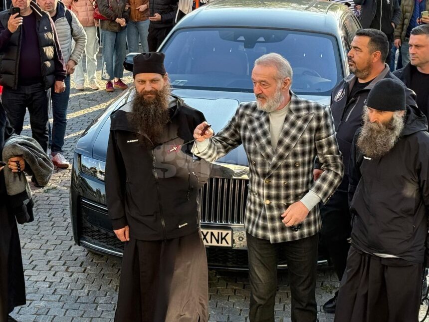 ziaristul care s a bucurat ca un copil pentru eliminarea fcsb am cazut in genunchi de bucurie la golul doi m am julit la genunchi 688c62066752b