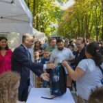 600 de elevi romani si ucraineni din iasi primesc sprijin pentru noul an scolar 68b8245f569f7