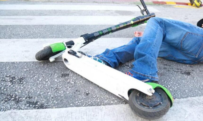 accident in rasboieni barbat de 44 de ani lovit de masina in timp ce mergea pe trotineta electrica a ajuns la urgente cu leziuni cerebrale grave 68bfe08a77814