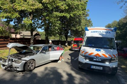 accident rutier in comuna mogosesti doua autoturisme implicate 68cfd844cbb02