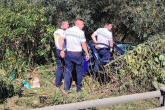 accident rutier mortal doi soti au cazut cu masina intr o rapa dupa ce barbatul a facut infarct la volan 68d2c8dd7adbf
